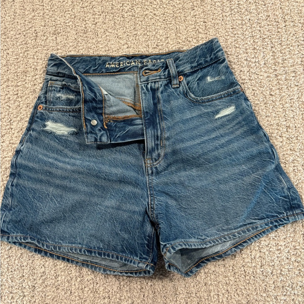American Eagle highest rise 90’s boyfriend short